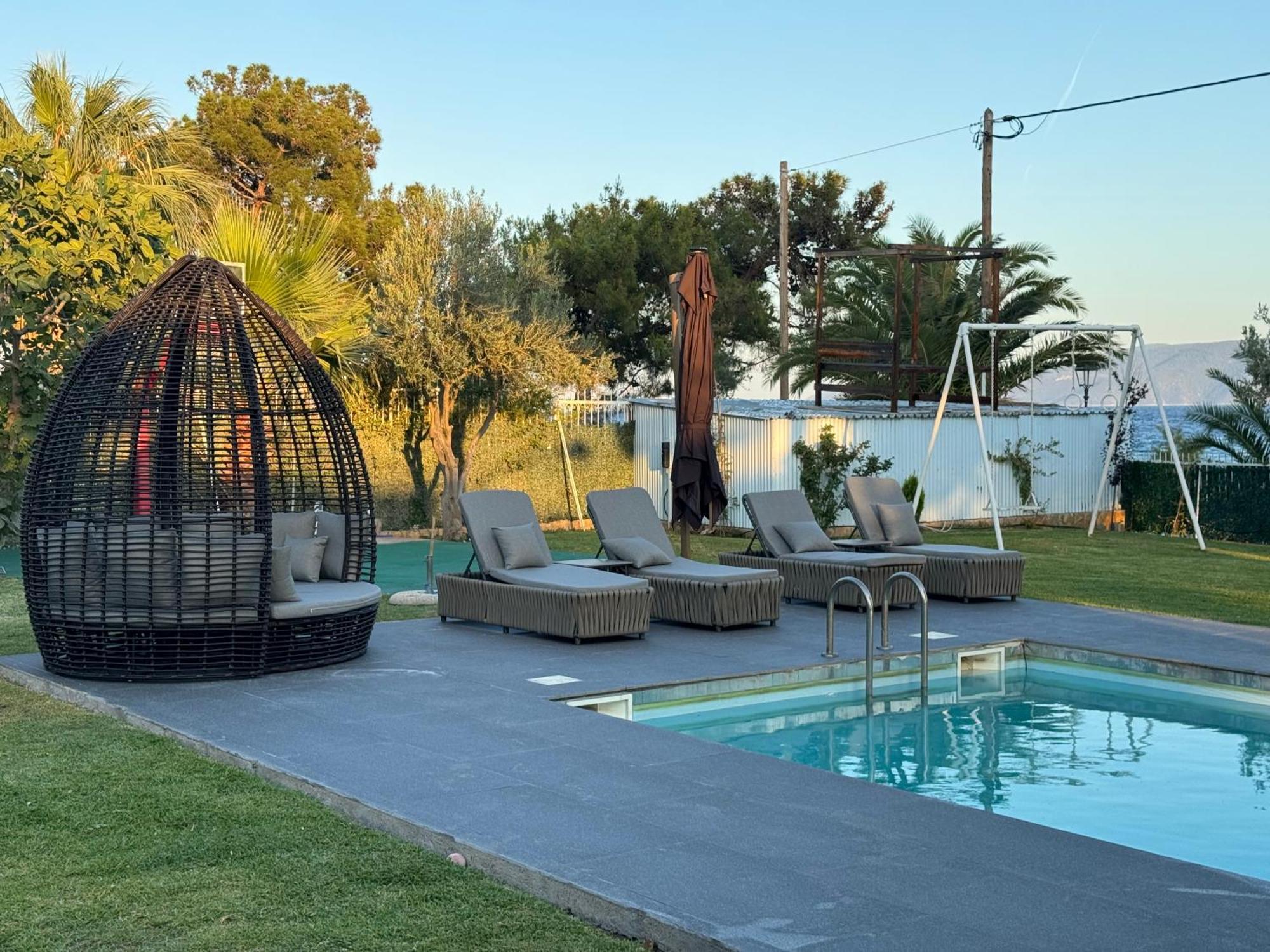 Zoza Luxury Villa Isthmia By The Sea With Private Pool Kalamáki Esterno foto