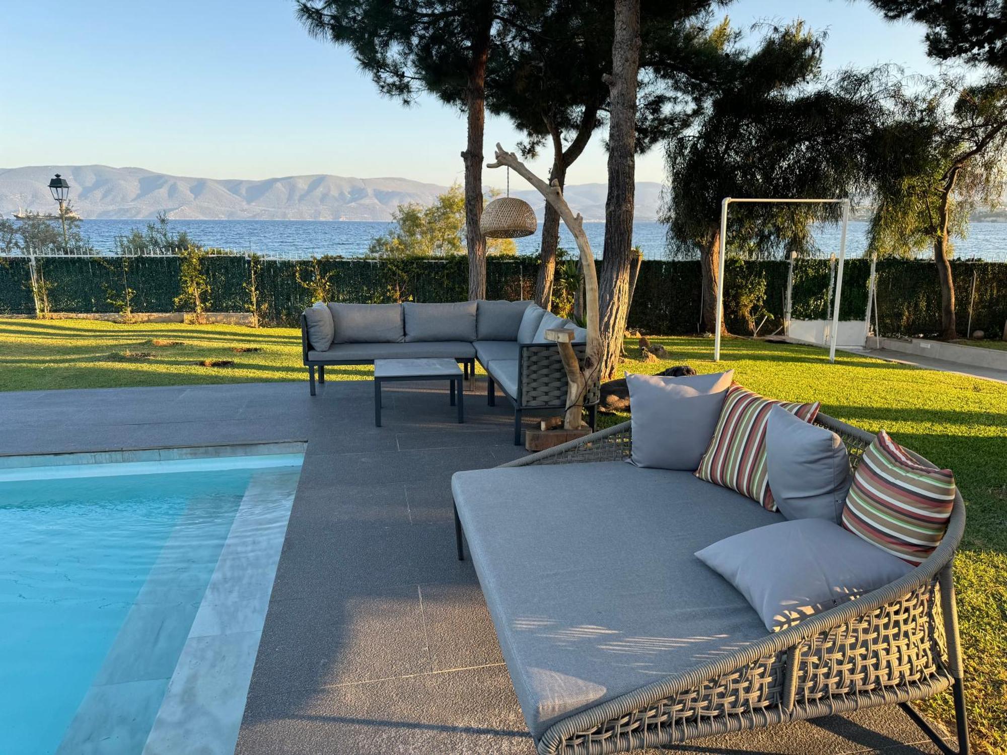 Zoza Luxury Villa Isthmia By The Sea With Private Pool Kalamáki Esterno foto